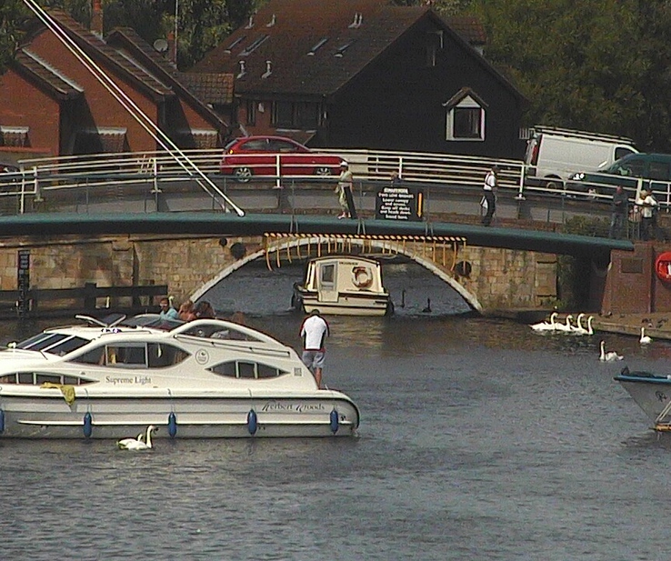 maycraft day boats cruiser hire discover norfolk