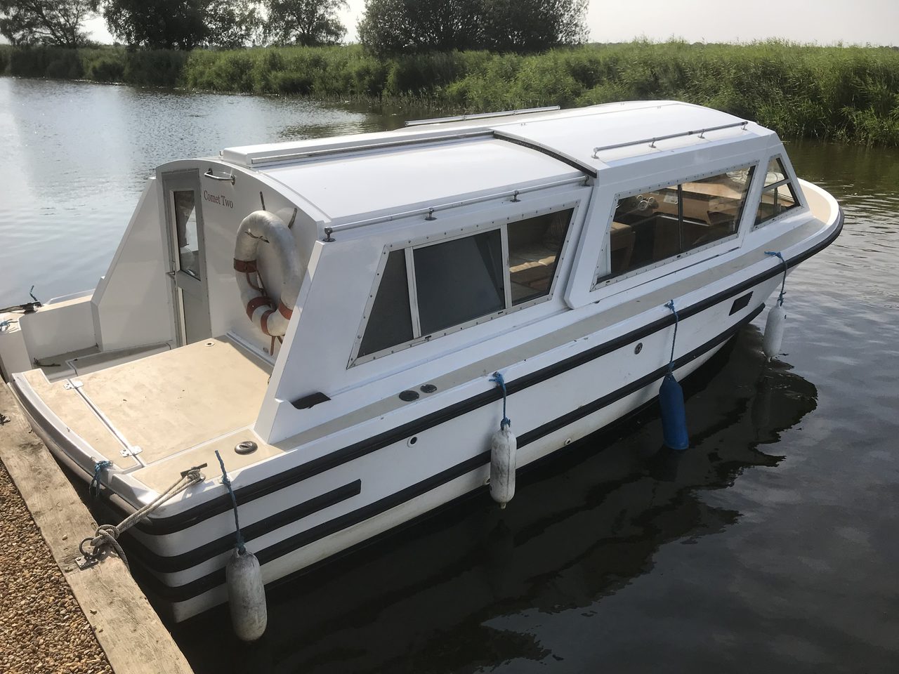 2 Luxury Day Boat Hire